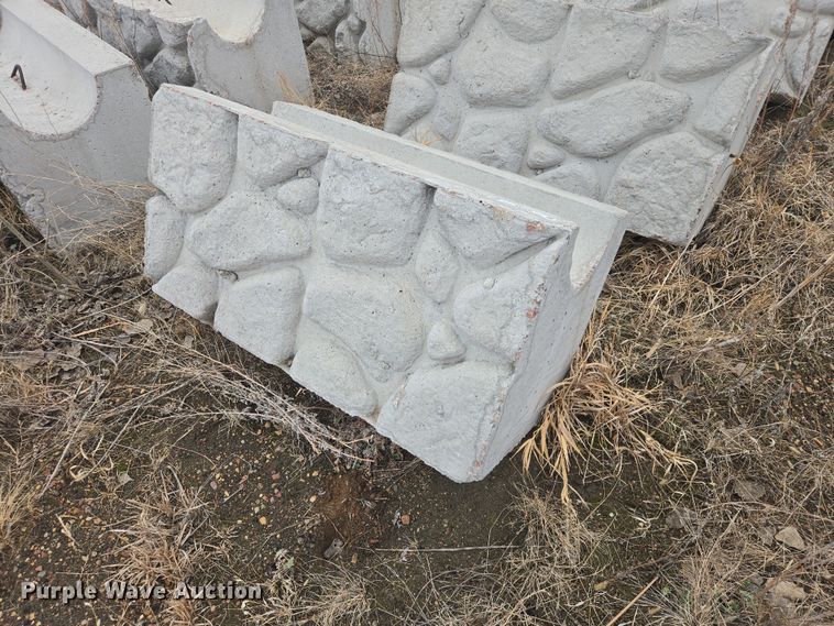 (19) concrete blocks - EV5534