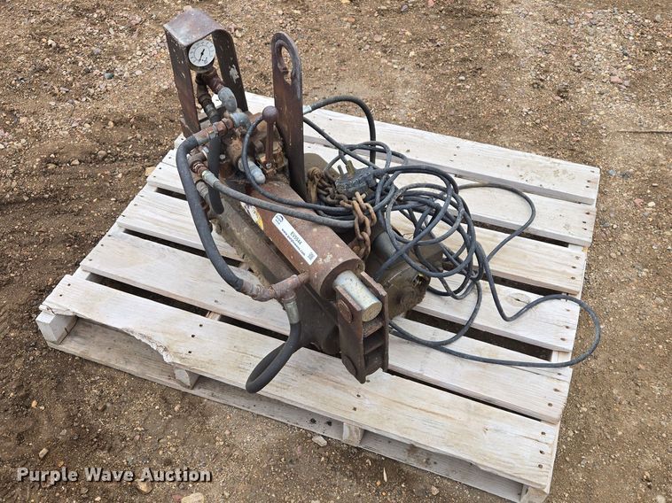 F&W concrete wall forms - EV5544