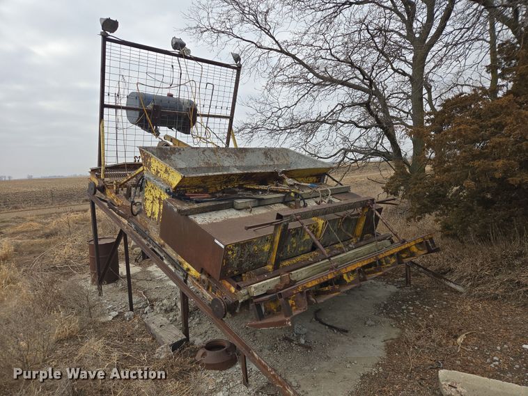 Concrete silo wall form machine - EV5546