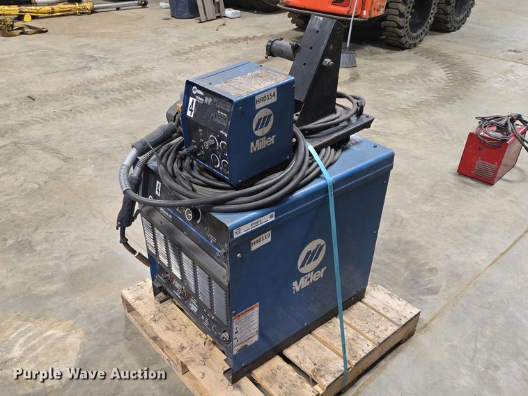 Miller Deltaweld 302 welder - EV5610