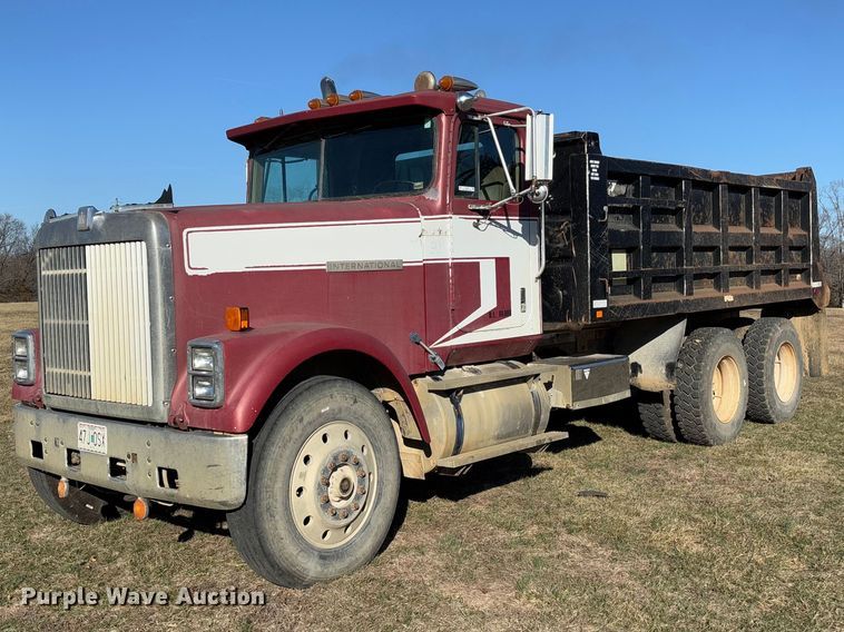 1986 International F9370 dump truck - FB3149