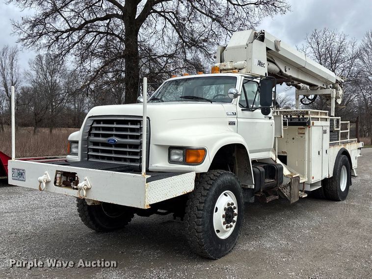 1997 Ford F800 digger derrick truck - FB3576