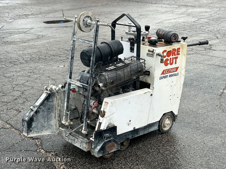Diamond Products CC2500 concrete saw - FC5135