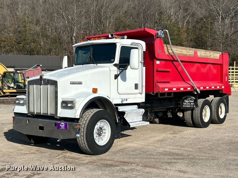 2001 Kenworth W900B dump truck - FC5166