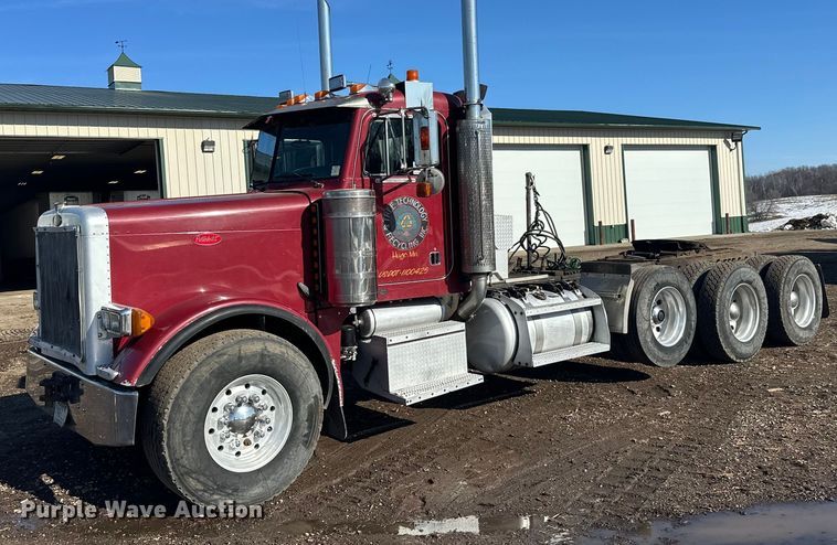 2003 Peterbilt 379 semi truck - FK1607