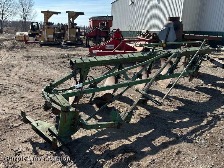 John Deere five bottom plow - FK1700