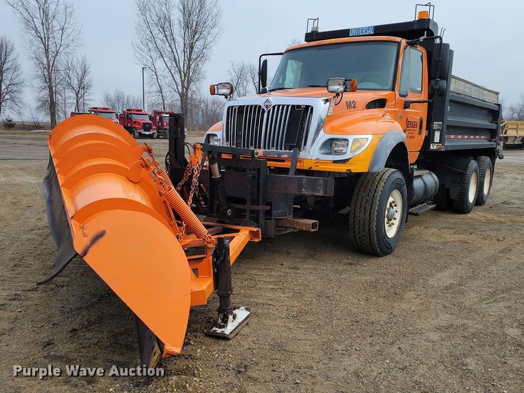2006 International 7600 dump truck - NK9852