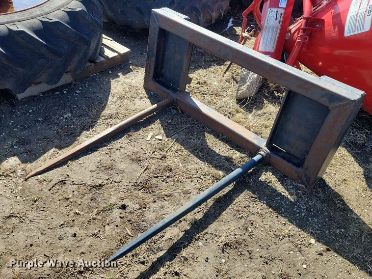 John Deere  bale spear - NK9875