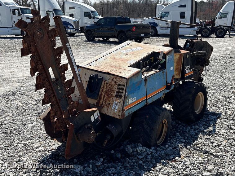 2003 Ditch Witch 410SX trencher - YA2698
