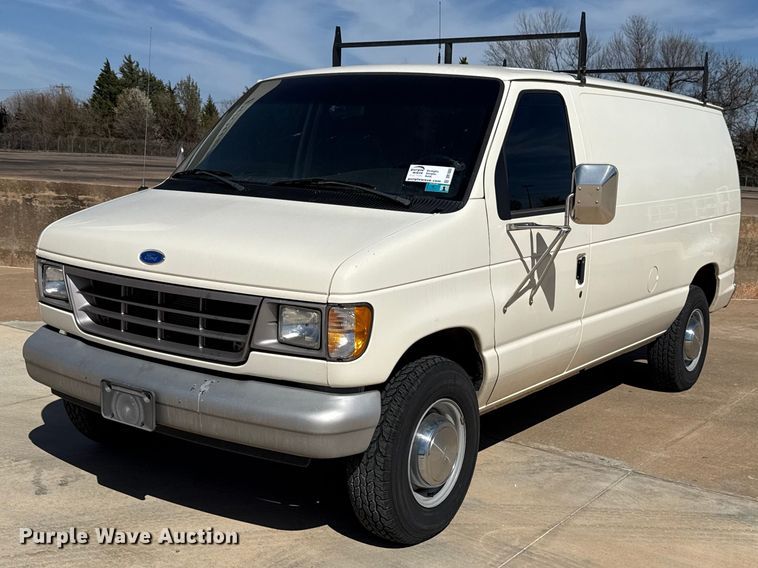1992 Ford E350 van - DR1000