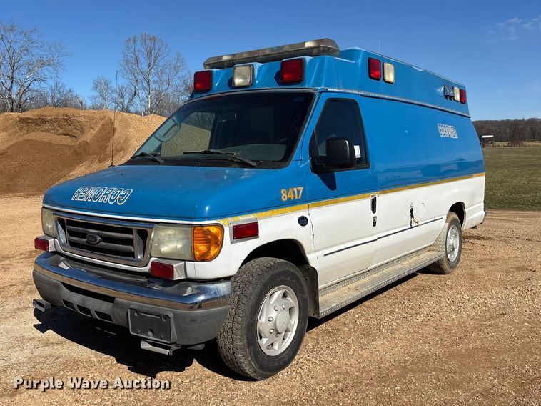 2006 Ford E350 Super Duty van - DT0027