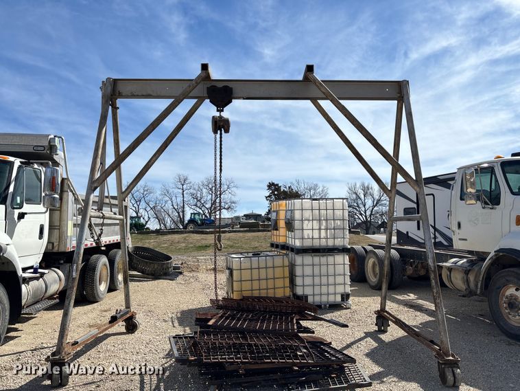 A-frame equipment hoist - DZ3980