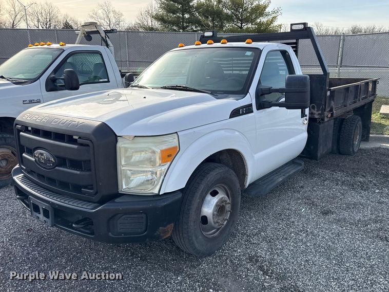 2011 Ford F350 Super Duty XL dump bed pickup truck - DZ4412