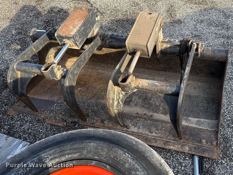 Bobcat skid steer grapple bucket - DZ4414