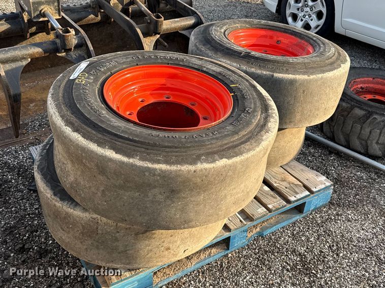(5) Bobcat wheels and tires - DZ4415