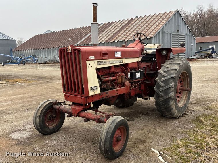 1965 International Harvester Farmall 806 tractor - EA4499