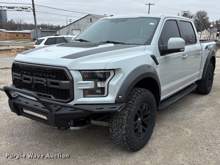 2017 Ford F150 Raptor Crew Cab pickup truck - EA4519