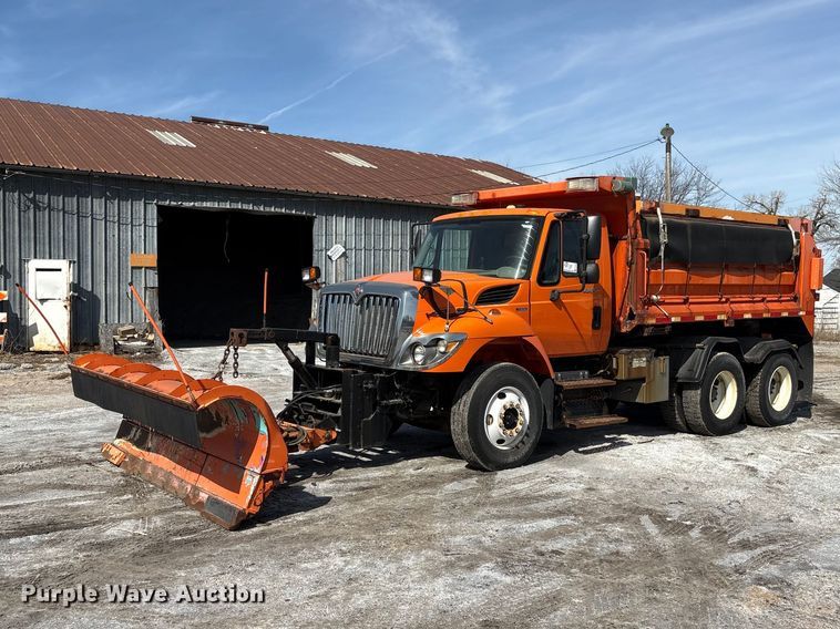2009 International 7400 dump truck - EA4549