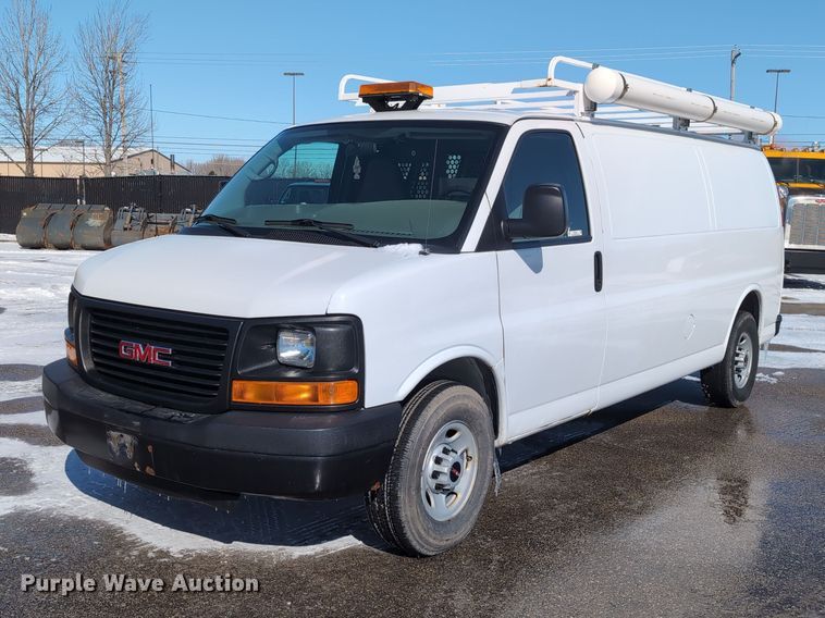 2008 GMC Savana G3500 van - EG2735