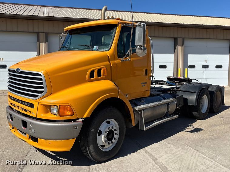 2009 Sterling L-Line semi truck - EM5015
