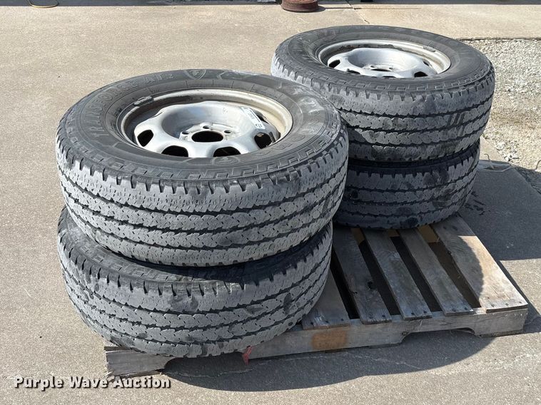 (4) wheels and tires - EO4007
