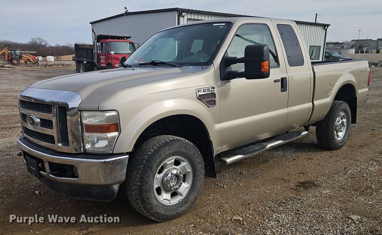2010 Ford F250 Super Duty Ext. Cab pickup truck - EO5000