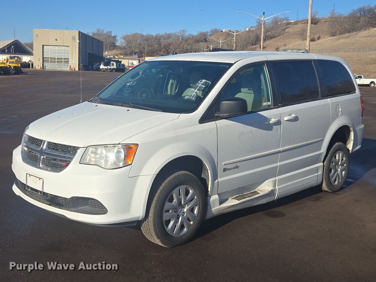 2014 Dodge Grand Caravan handicap accessible van - ES2964