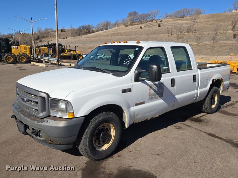 2004 Ford F350 Super Duty Crew Cab pickup truck - ES2970