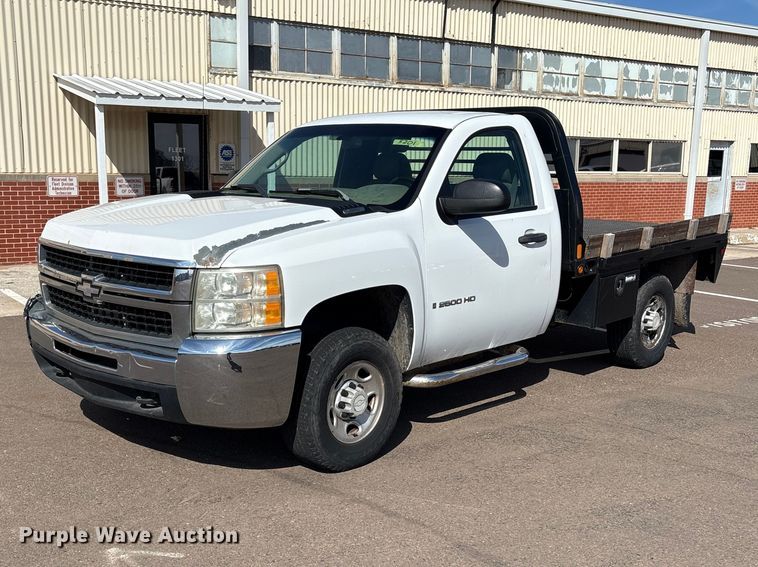 2008 Chevrolet Silverado 2500HD flatbed pickup truck - ET1428