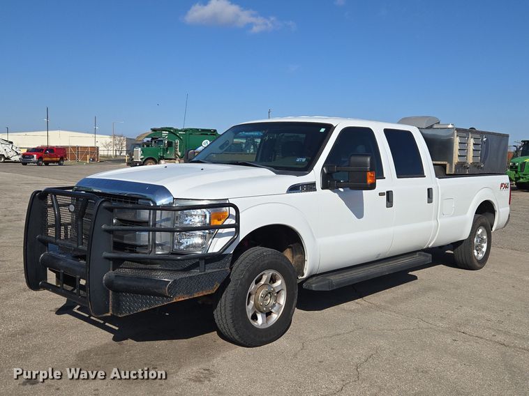 2014 Ford F250 Super Duty Crew Cab pickup truck - ET1433