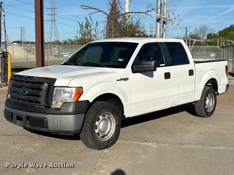 2011 Ford F150 Crew Cab pickup truck - EU7450
