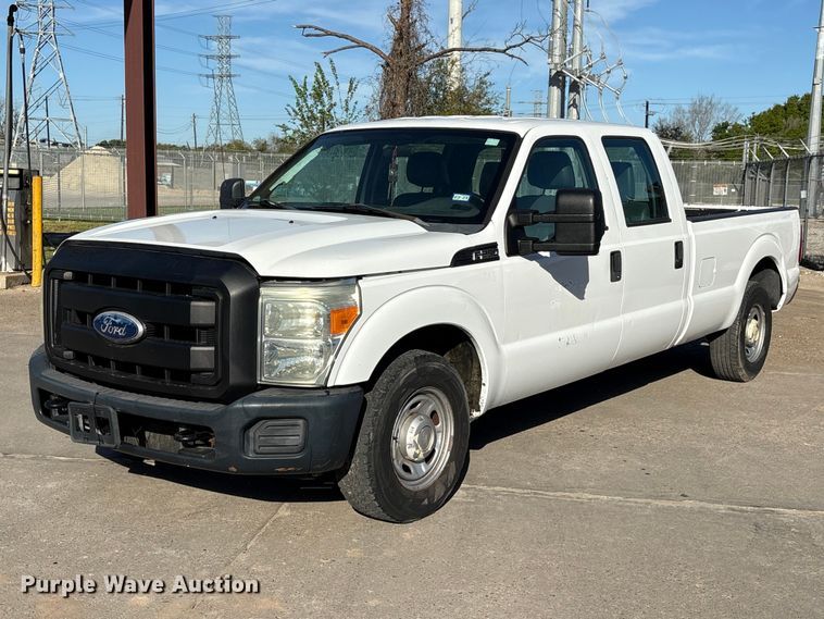 2011 Ford F250 Crew Cab pickup truck - EU7451