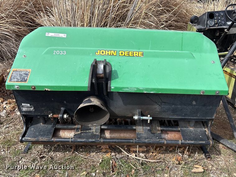 John Deere 1500 aerator  - EV2008
