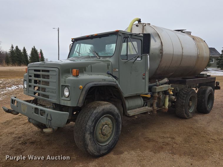 1988 International S1900 tank truck - EV5595