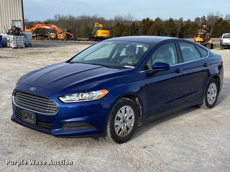 2013 Ford Fusion  - FB3230