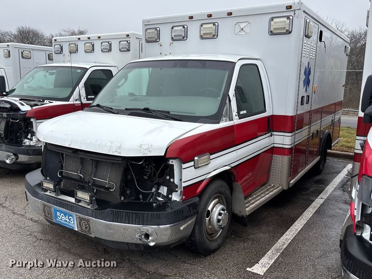 2016 Chevrolet Express G4500 ambulance - FB3553