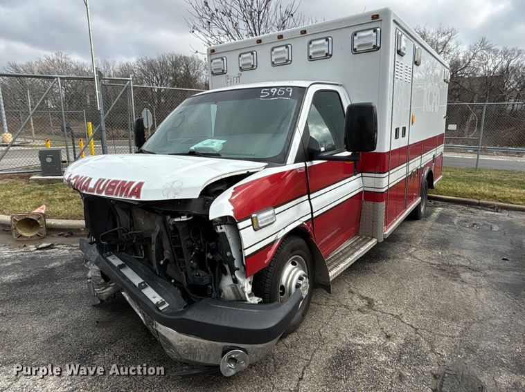 2016 Chevrolet Express G4500 ambulance - FB3563