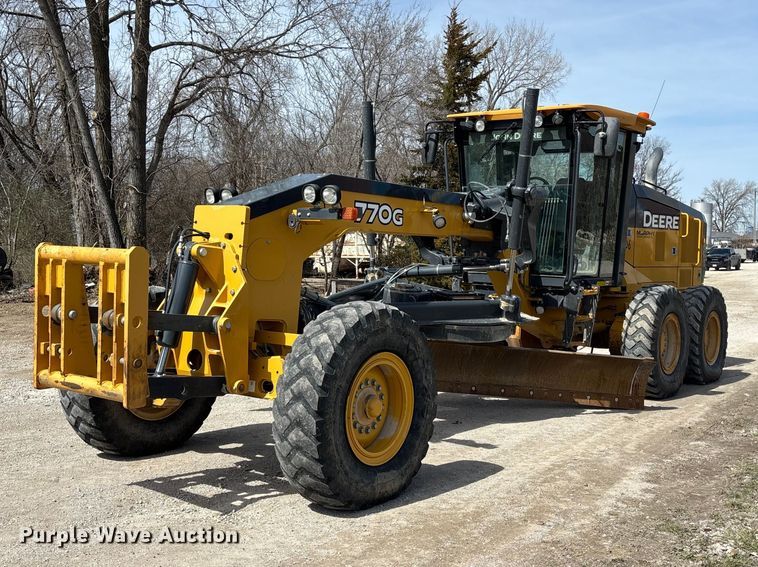 2017 John Deere 770G motor grader - FB3612
