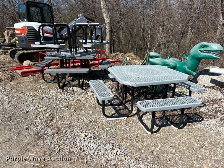 (4) picnic tables - FC5160