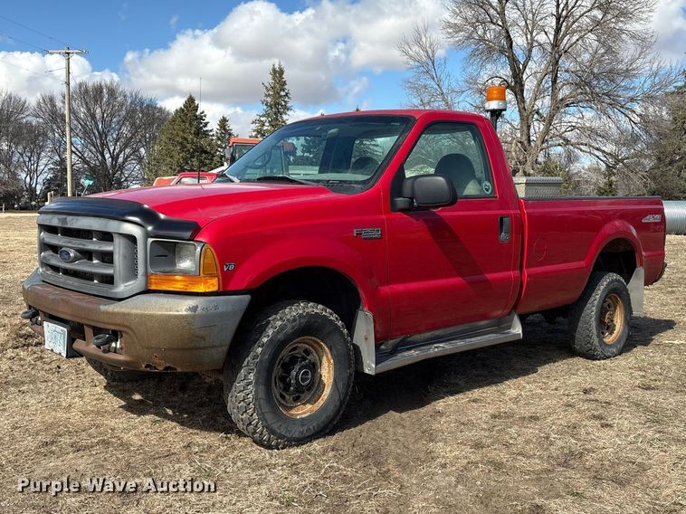 1999 Ford F250 Super Duty pickup truck - FG2739