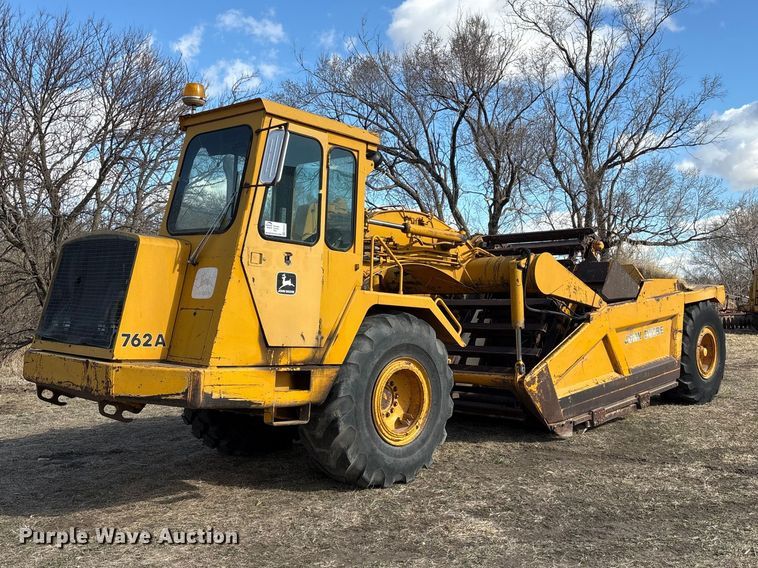 1982 John Deere 762-A elevating scraper - FG2741