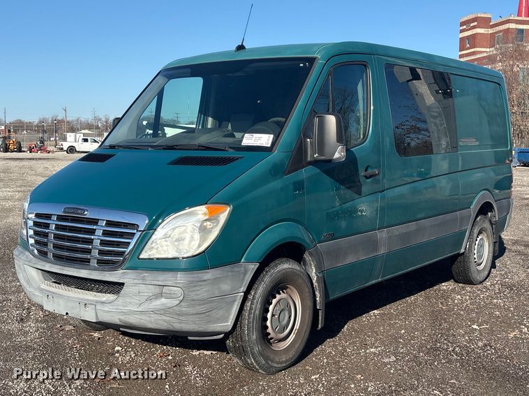2011 Freightliner Sprinter 2500 van - FK1253