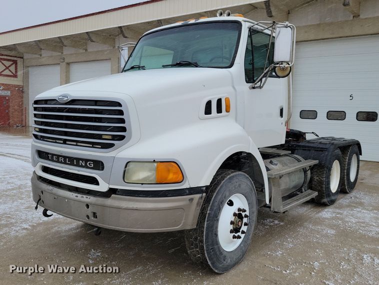 2005 Sterling 9500 semi truck - NK9868