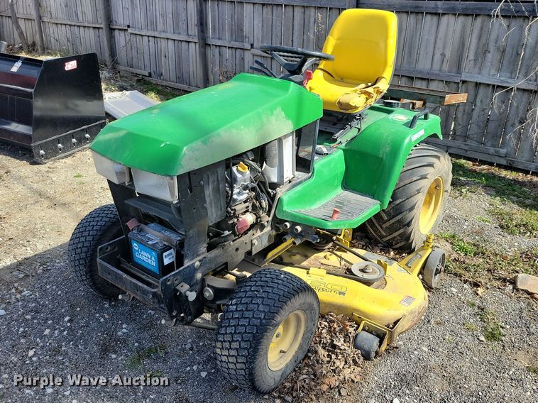 John Deere 445 lawn mower - NK9900