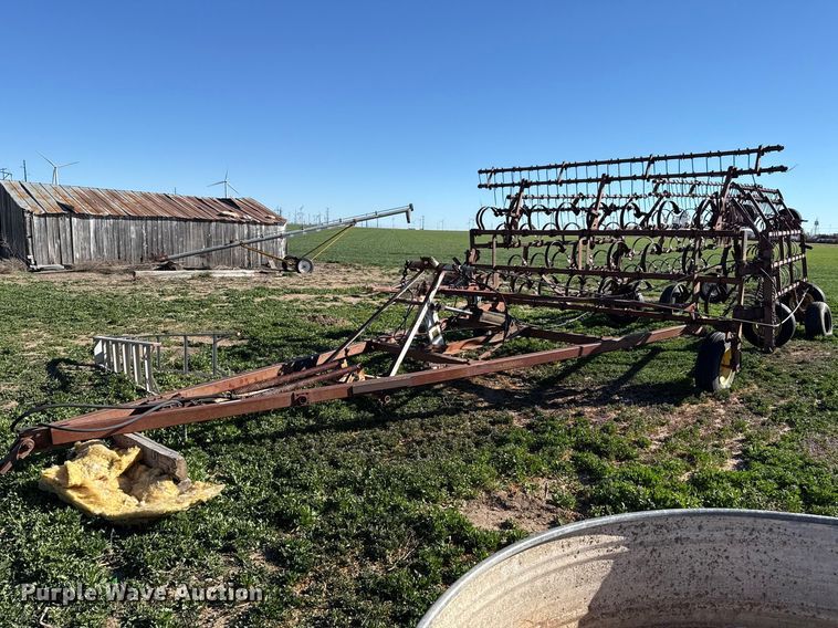 International field cultivator - DZ5172