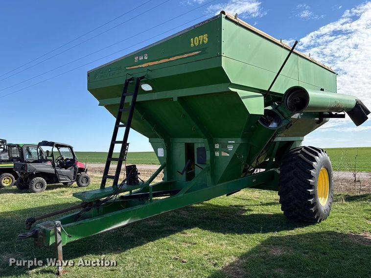 Crustbuster 1075 grain cart - DZ5198
