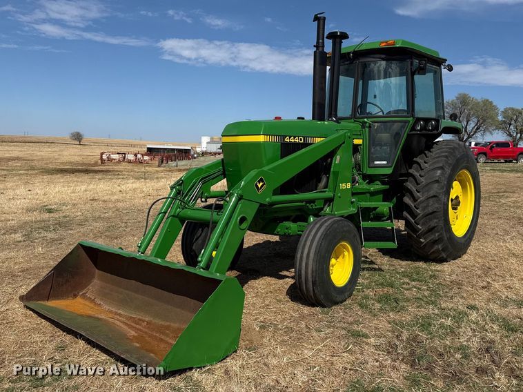 1979 John Deere 4440 tractor - DZ5200