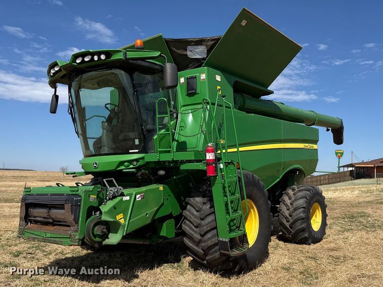 2012 John Deere S680 combine - DZ5201