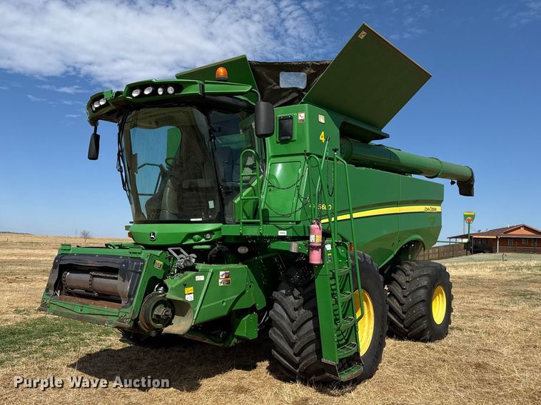 2012 John Deere S680 combine - DZ5202