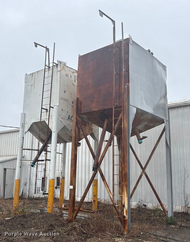 (2) grain silos - EA7197